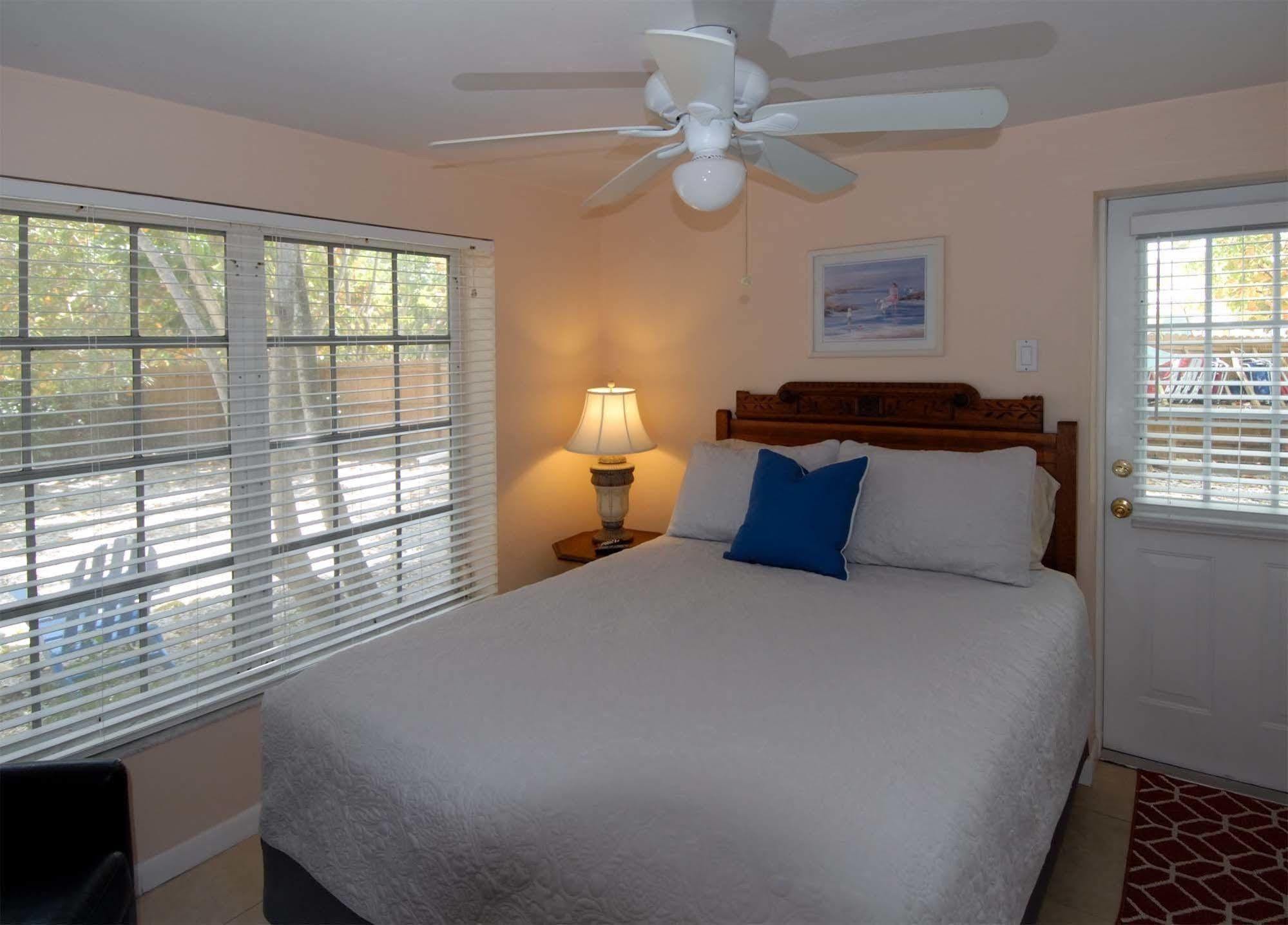 סאניבל Seahorse Cottages - Adults Only מראה חיצוני תמונה